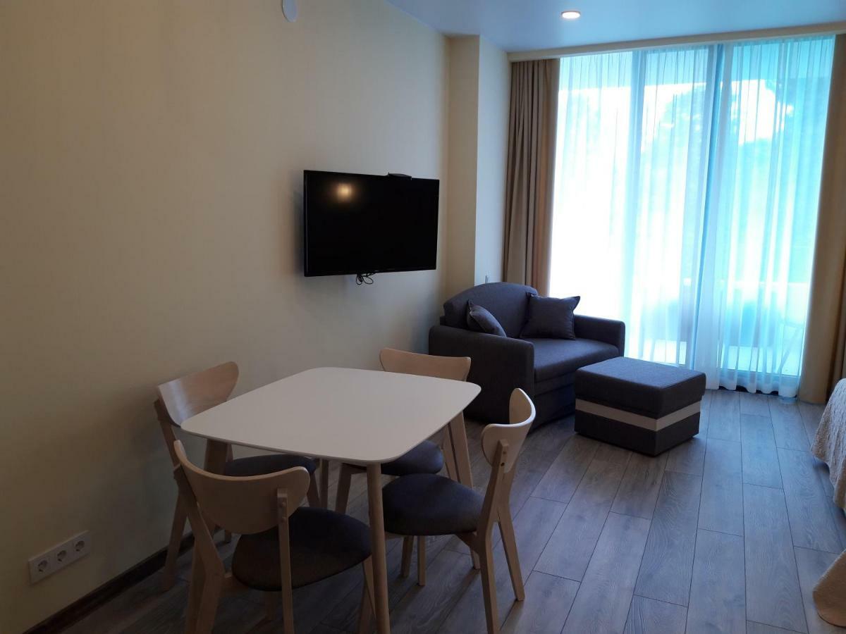 Green Line Apartment Batumi Eksteriør billede