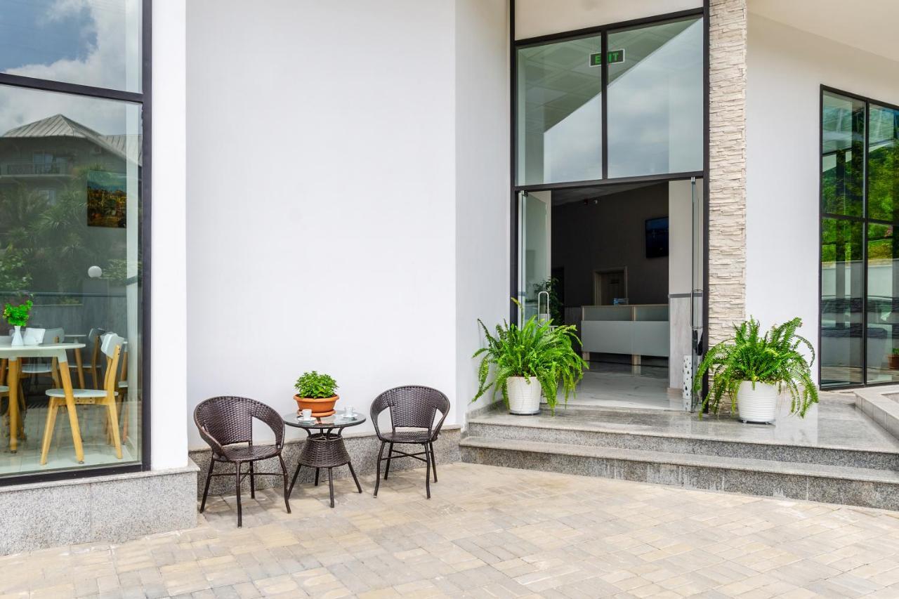 Green Line Apartment Batumi Eksteriør billede